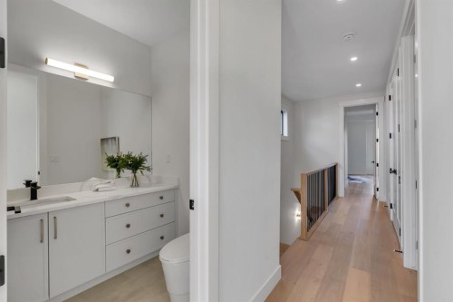 1904 48 Avenue Sw, Calgary, AB - Indoor Photo Showing Other Room