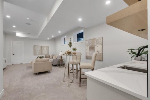 1904 48 Avenue Sw, Calgary, AB - Indoor Photo Showing Other Room