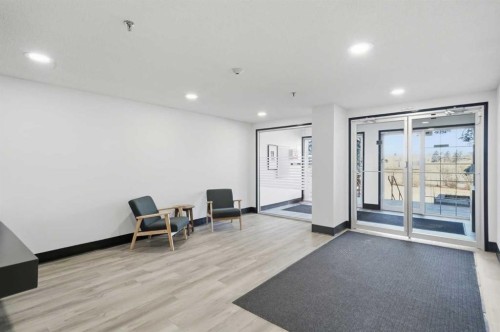 604-2011 University Drive Nw, Calgary, AB - Indoor Photo Showing Other Room