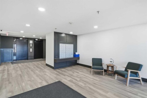 604-2011 University Drive Nw, Calgary, AB - Indoor Photo Showing Other Room