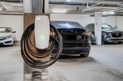 3101-175 Silverado Boulevard Sw, Calgary, AB - Indoor Photo Showing Garage