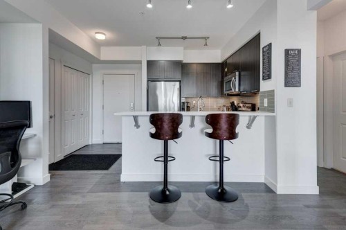 3101-175 Silverado Boulevard Sw, Calgary, AB - Indoor Photo Showing Kitchen With Upgraded Kitchen