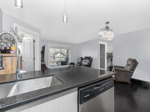 1203-11 Mahogany Row Se, Calgary, AB - Indoor Photo Showing Kitchen