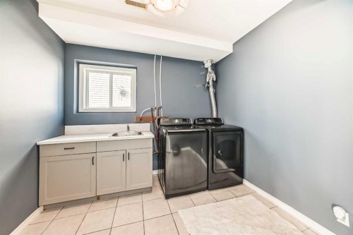 127 Duston Street, Red Deer, AB - Indoor Photo Showing Laundry Room