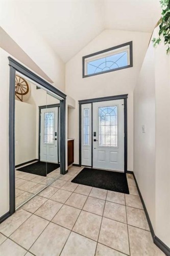 127 Duston Street, Red Deer, AB - Indoor Photo Showing Other Room