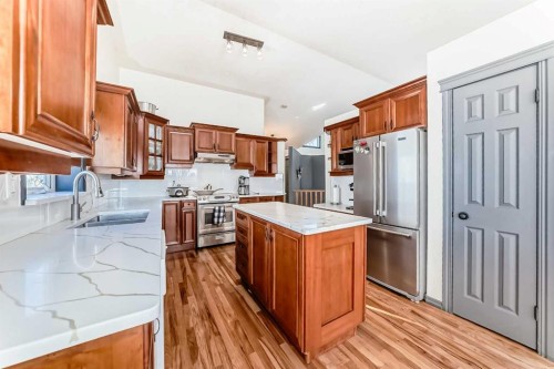 127 Duston Street, Red Deer, AB - Indoor Photo Showing Kitchen