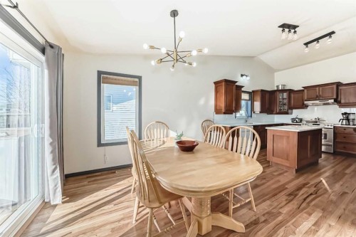 127 Duston Street, Red Deer, AB - Indoor Photo Showing Dining Room