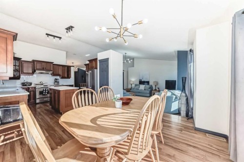 127 Duston Street, Red Deer, AB - Indoor Photo Showing Dining Room