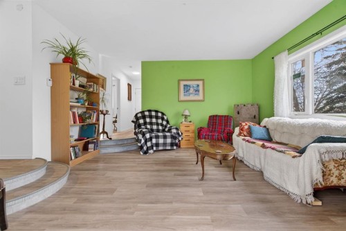 209 Sunset Boulevard Sw, Diamond Valley, AB - Indoor