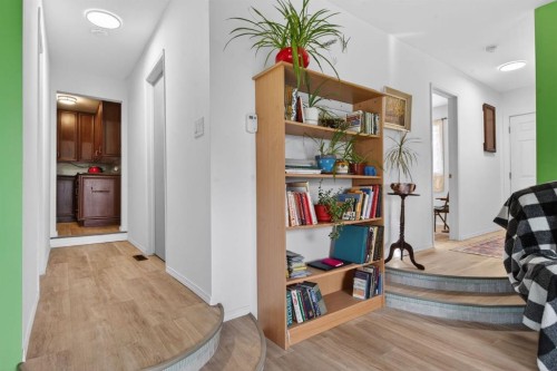 209 Sunset Boulevard Sw, Diamond Valley, AB - Indoor