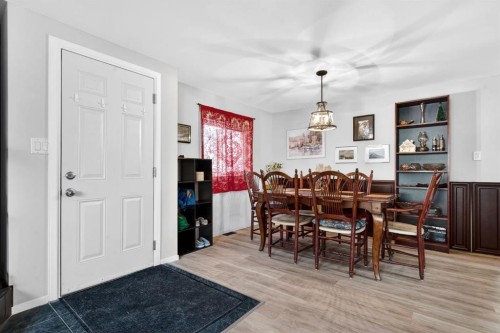 209 Sunset Boulevard Sw, Diamond Valley, AB - Indoor Photo Showing Dining Room