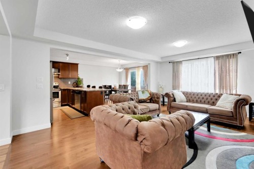 209 Windford Park Sw, Airdrie, AB - Indoor Photo Showing Living Room