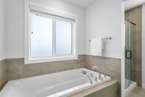 99 Ridge View Close, Cochrane, AB - Indoor Photo Showing Bathroom