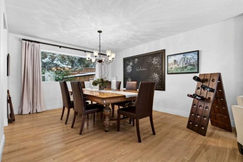 6913 Leaside Drive Sw, Calgary, AB - Indoor Photo Showing Dining Room