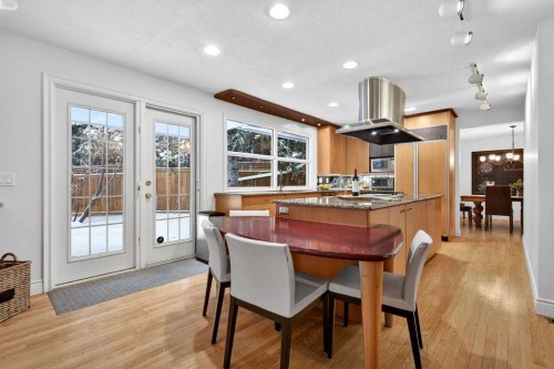 6913 Leaside Drive Sw, Calgary, AB - Indoor Photo Showing Dining Room