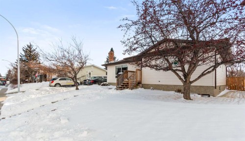653 Macewan Drive, Carstairs, AB - Outdoor