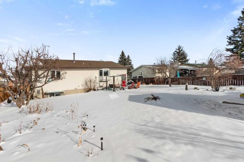 653 Macewan Drive, Carstairs, AB - Outdoor