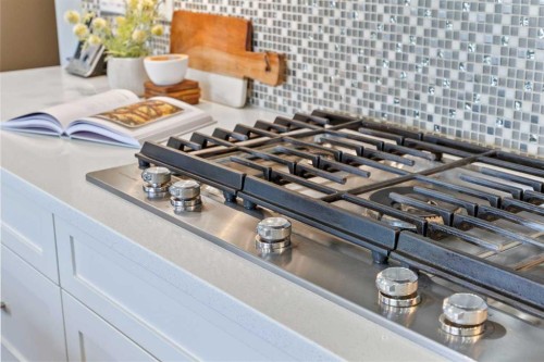 144 Legacy Mount Se, Calgary, AB - Indoor Photo Showing Kitchen