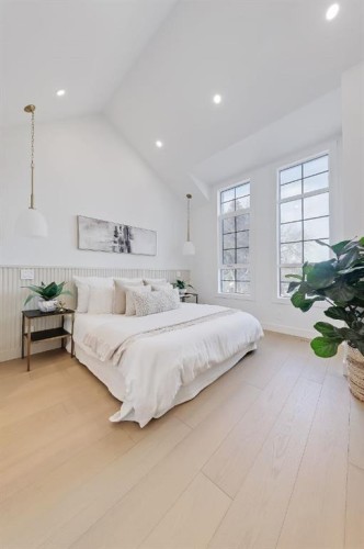 417 22 Avenue Nw, Calgary, AB - Indoor Photo Showing Bedroom