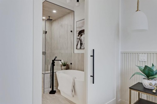 417 22 Avenue Nw, Calgary, AB - Indoor