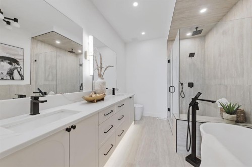 417 22 Avenue Nw, Calgary, AB - Indoor Photo Showing Bathroom