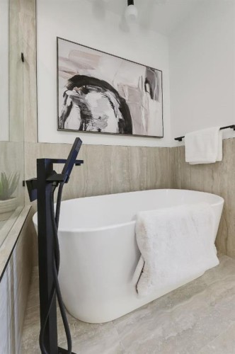 417 22 Avenue Nw, Calgary, AB - Indoor Photo Showing Other Room