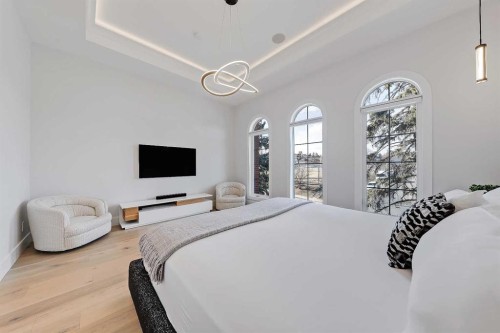 1902 13 Street Sw, Calgary, AB - Indoor Photo Showing Bedroom