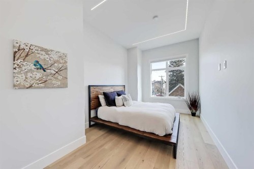 1902 13 Street Sw, Calgary, AB - Indoor Photo Showing Bedroom