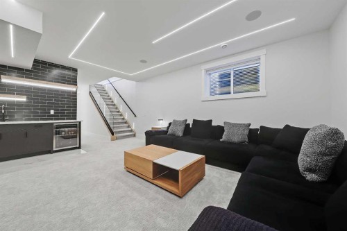 1902 13 Street Sw, Calgary, AB - Indoor Photo Showing Living Room