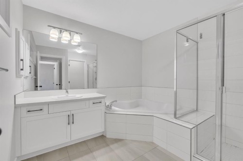 235 Kinniburgh Road, Chestermere, AB - Indoor Photo Showing Bathroom