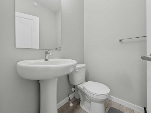 704 Creekstone Circle Sw, Calgary, AB - Indoor Photo Showing Bathroom