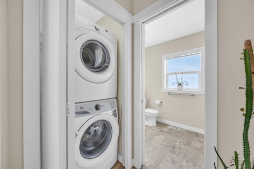 405 Redstone View Ne, Calgary, AB - Indoor Photo Showing Laundry Room