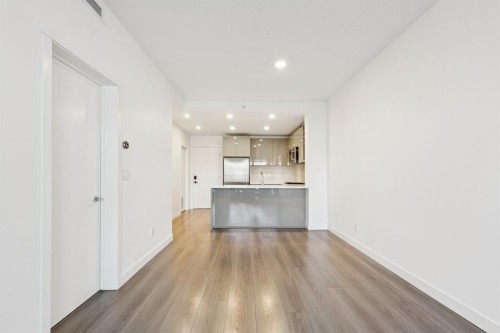 210-301 10 Street Nw, Calgary, AB - Indoor