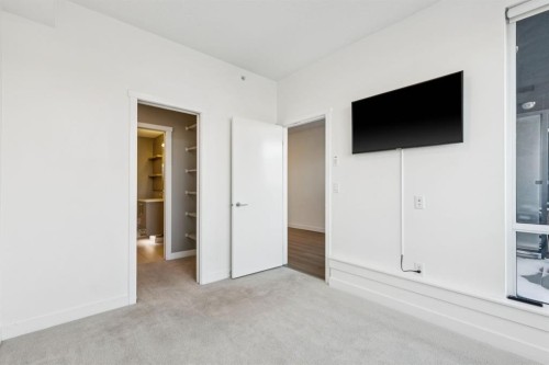 210-301 10 Street Nw, Calgary, AB - Indoor