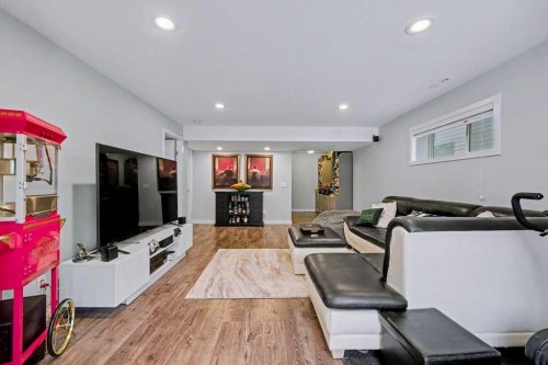 19 Copperfield Crescent Se, Calgary, AB - Indoor