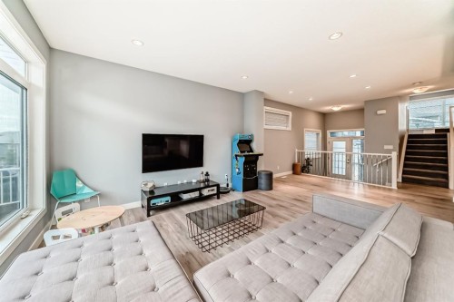 58 Sage Bluff View Nw, Calgary, AB - Indoor Photo Showing Living Room