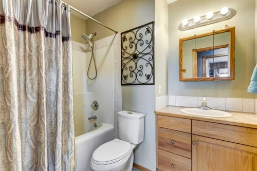 15 Strathford Close, Strathmore, AB - Indoor Photo Showing Bathroom