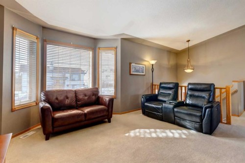 15 Strathford Close, Strathmore, AB - Indoor Photo Showing Living Room