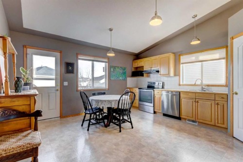 15 Strathford Close, Strathmore, AB - Indoor