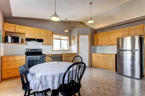 15 Strathford Close, Strathmore, AB - Indoor