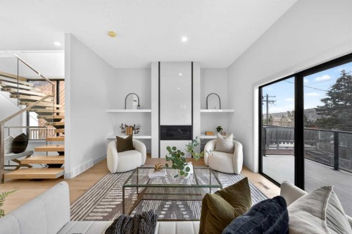 5239 22 Avenue Nw, Calgary, AB - Indoor Photo Showing Living Room
