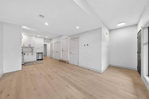 5239 22 Avenue Nw, Calgary, AB - Indoor