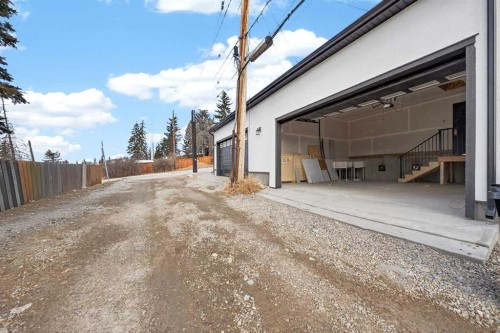 5239 22 Avenue Nw, Calgary, AB - Outdoor