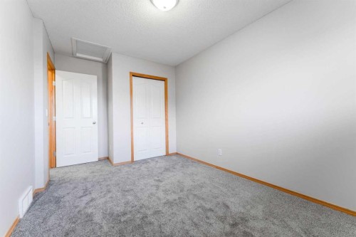 14 Taralea Bay Ne, Calgary, AB - Indoor Photo Showing Other Room