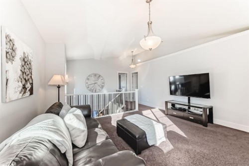 28 Ranchers Manor, Okotoks, AB - Indoor Photo Showing Living Room