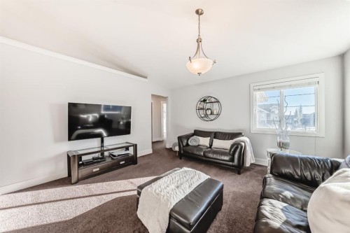 28 Ranchers Manor, Okotoks, AB - Indoor Photo Showing Living Room