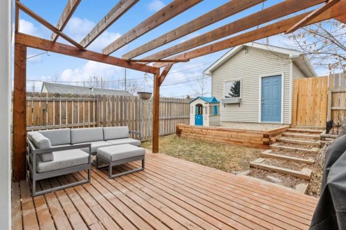 133 25 Avenue Ne, Calgary, AB - Outdoor With Deck Patio Veranda With Exterior
