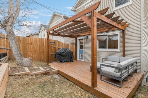 133 25 Avenue Ne, Calgary, AB - Outdoor With Deck Patio Veranda With Exterior