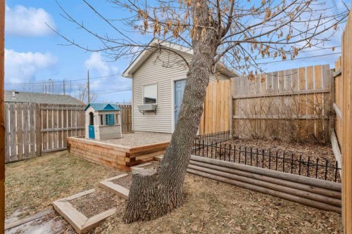 133 25 Avenue Ne, Calgary, AB - Outdoor With Exterior