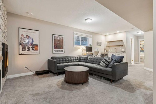 133 25 Avenue Ne, Calgary, AB - Indoor Photo Showing Living Room